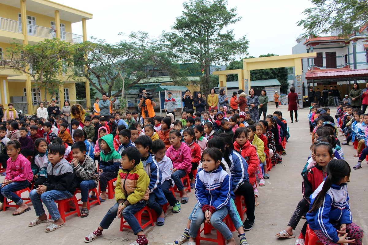 Hơn 400 phần quà đến với trẻ em có hoàn cảnh khó khăn trên địa bàn tỉnh Quảng Ninh nhân dịp Tết Canh Tý 2020;